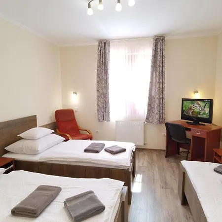 Kamilla Panzio Es Rendezvenyhaz Bed & Breakfast 3*