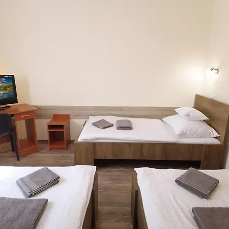 Kamilla Panzio Es Rendezvenyhaz Bed & Breakfast 3*