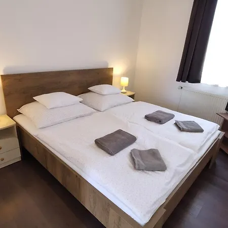 Kamilla Panzio Es Rendezvenyhaz Bed & Breakfast