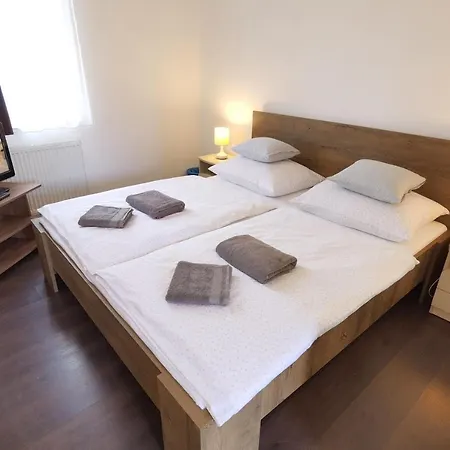 Kamilla Panzió és Rendezvényház Bed & Breakfast Balmazújváros